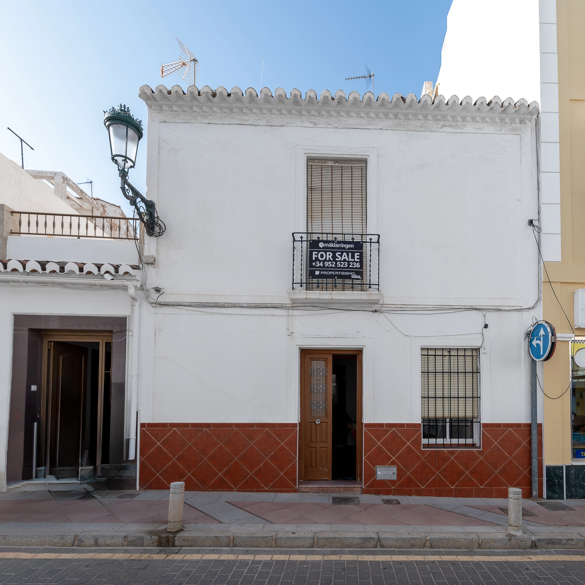 Radhus med 3 sovrum i centrum av Nerja fördelat..