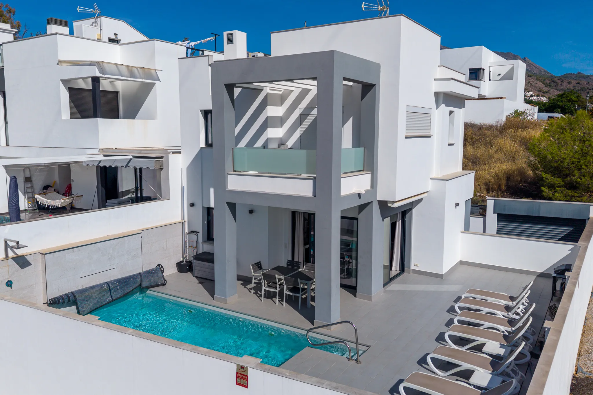 First image of FANTASTISK MODERN VILLA TILL SALU – SOL, LYX OC..