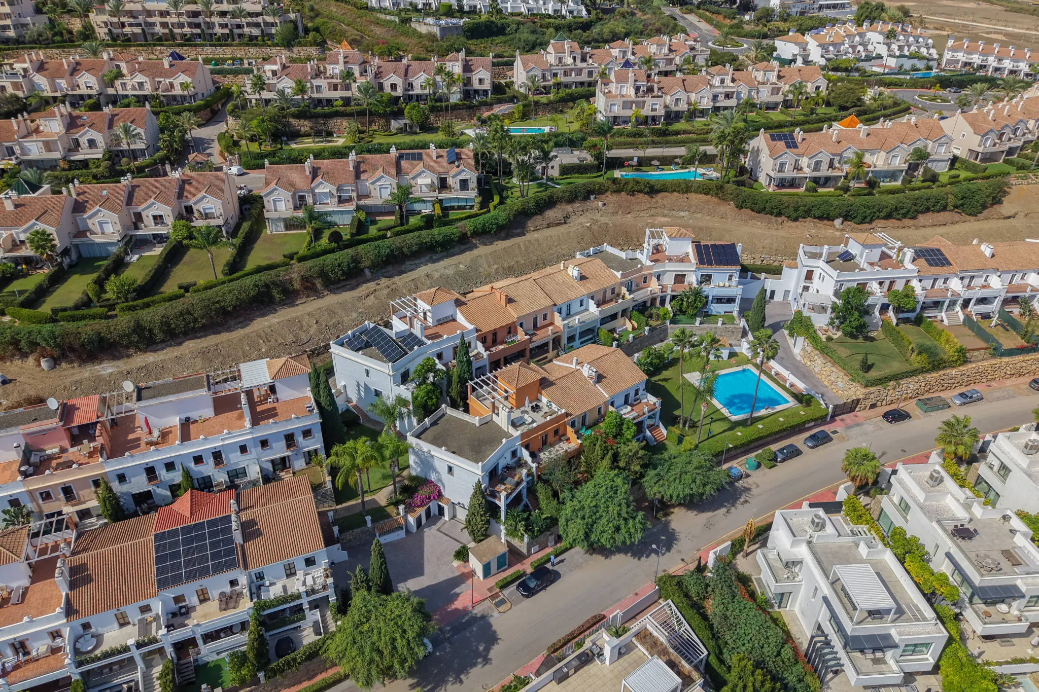 First image of Elegant andalusiskt boende i Residensl Montevid..